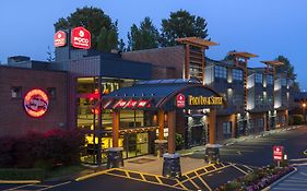 Poco Inn And Suites Hotel And Conference Center